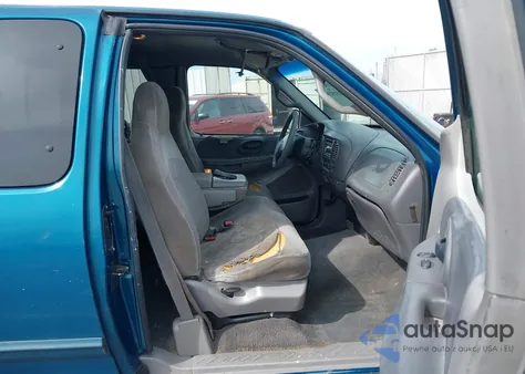 2000 Ford F-150 Lariat/Work Series/Xl/Xlt from USA, damaged, VIN 1FTRX17LXYKB07422